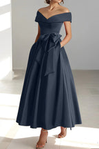 Bailey™ | Vestido midi de dama de honor con hombros descubiertos y cinturón