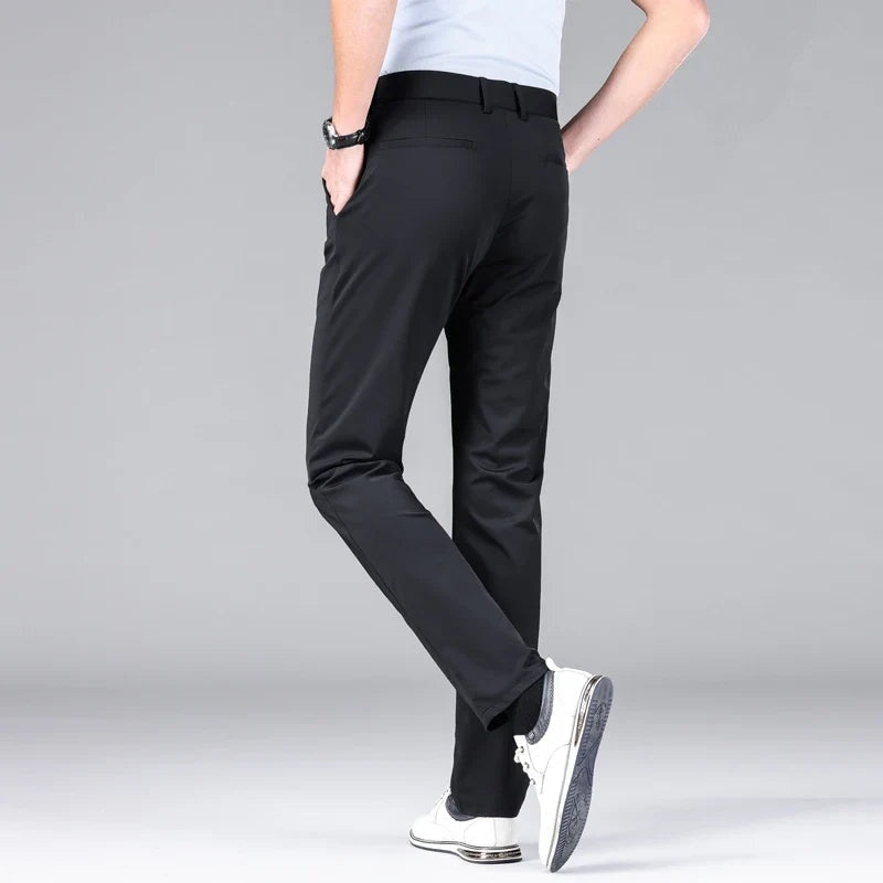 Elijah™ | Pantalón chino slim elástico de corte moderno