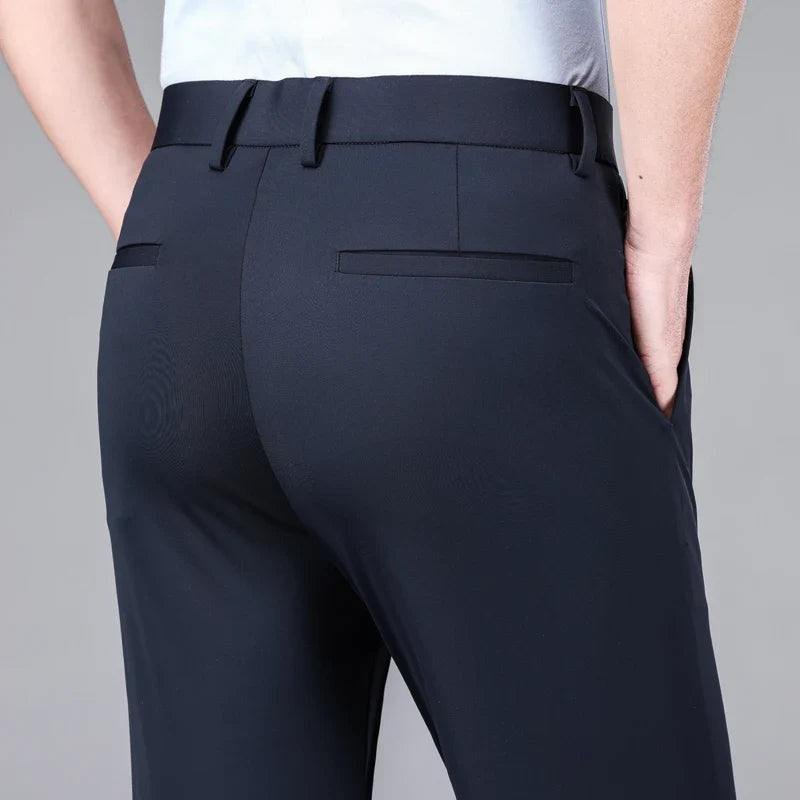 Elijah™ | Pantalón chino slim elástico de corte moderno